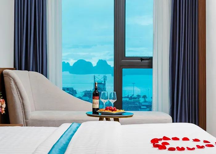 Hotel River Way - 500m To Ha Long