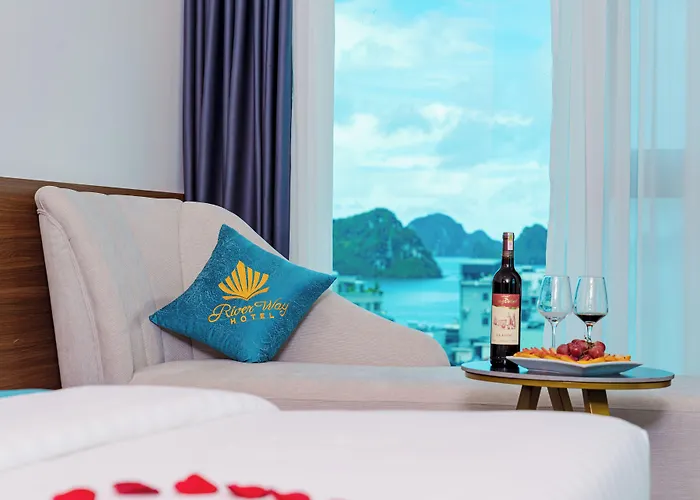 Hotel River Way - 500m To Hạ Long